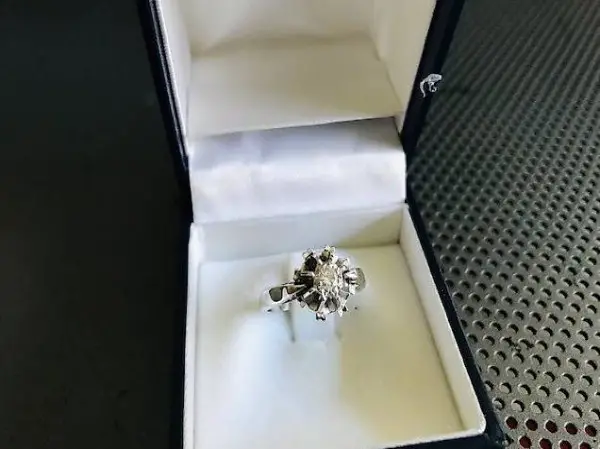 bague avec diamant de 0.1 carats en or gris 750 - 3.15 g