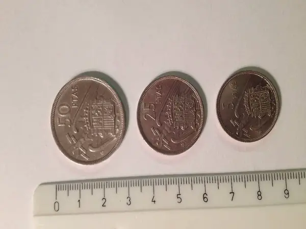 Tre monete spagnole 1957