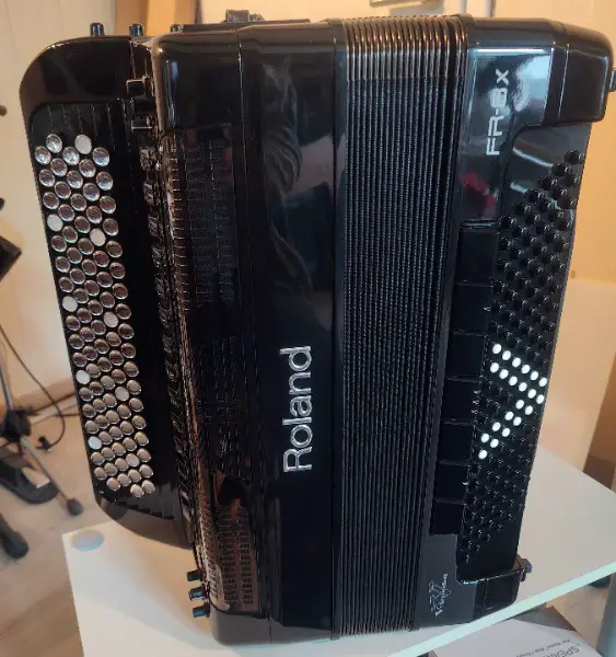 Roland FR8 XB Dallapé