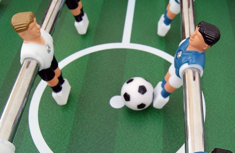 Töggelikasten Tischfussball PROFI 140 x 73
