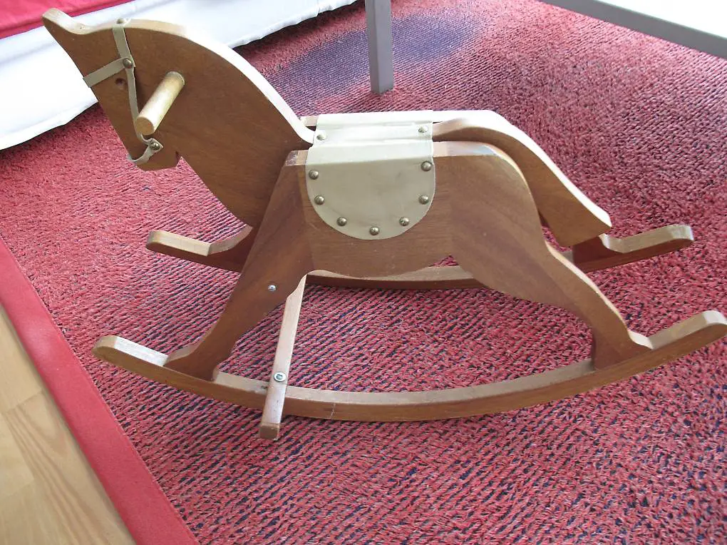 Schaukelpferd Holz