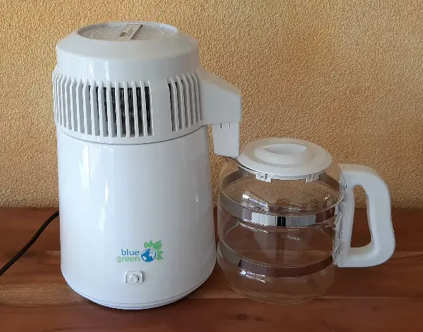 Destilliergerät für Wasser blue green, weiss