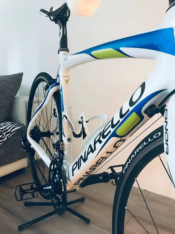 Pinarello Rennrad Full-Carbon