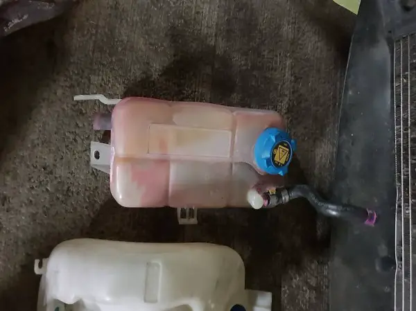 Kühlwasser - Behälter Alfa Romeo 147