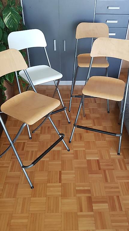 Chaise Bar, 4 pieces a vendre