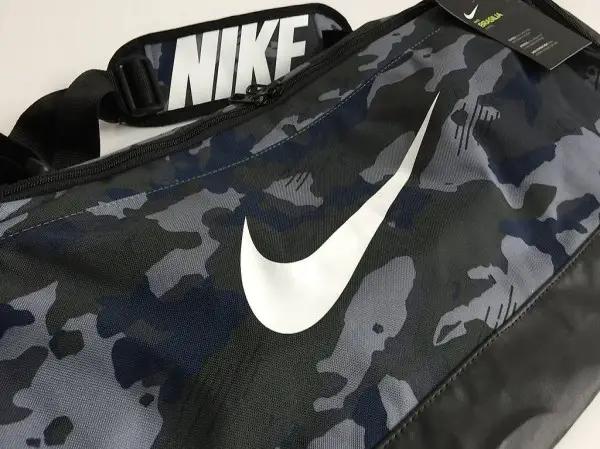 NIKE Camo Training Duffel Bag / Fitness & Sporttasche