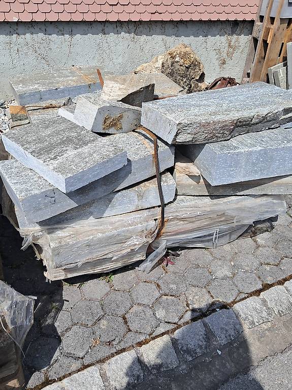 Schöne Natursteine abzugeben