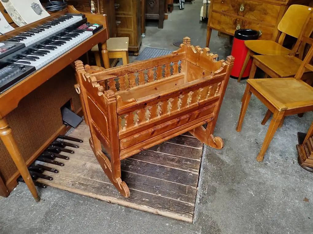 Arvenholz Wiege Kinderwiege Krippe aus massivem Arvenholz