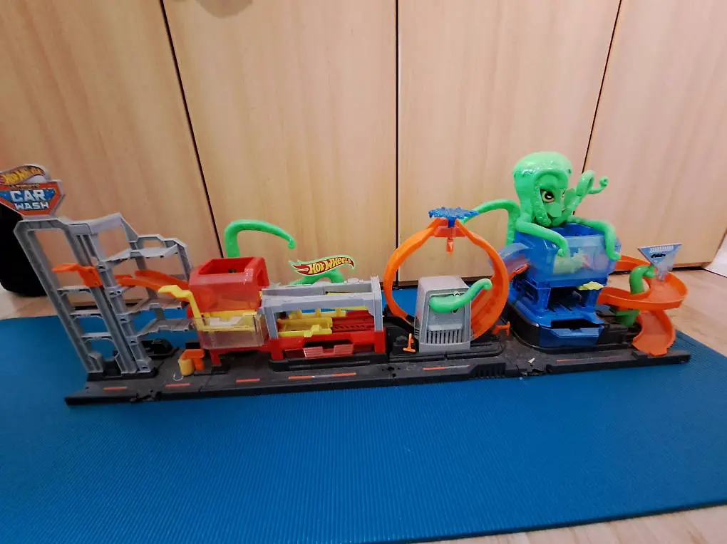 Hotwheelsbahn mit Autos