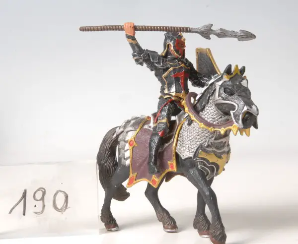 Schleich Kreuzritter auf Pferd r. 190
