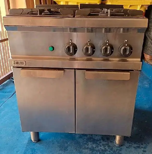 cucina 4 fuochi gas zanussi usata