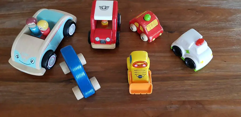 Holzspielzeug und weitere Autos, Mädchen/Jungen