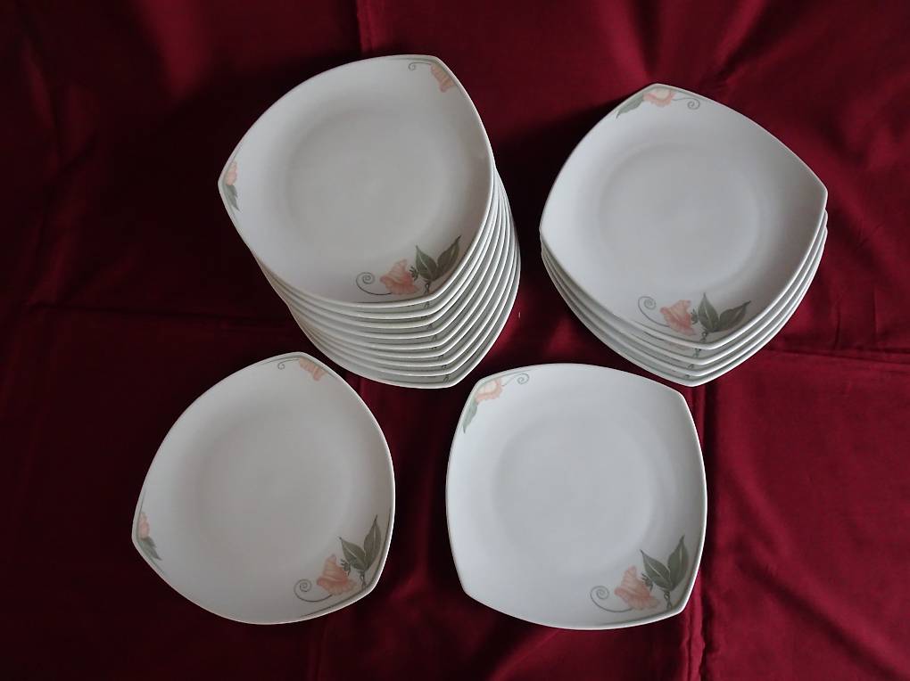 TELLER 15 Stück, weiss Porzellan, dezentes, apartes Dekor