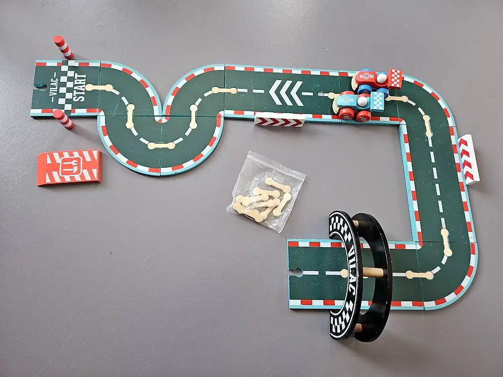 Autostrecke aus Holz