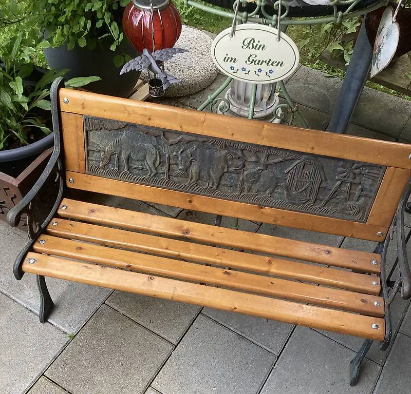 Wohnungsauflösung altes Kinderbänkli