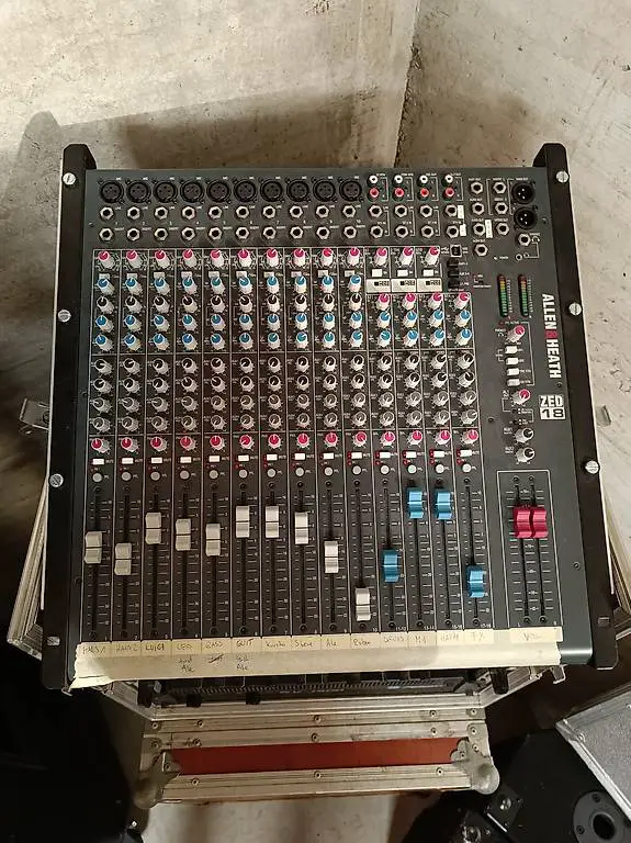 mixer analogico allen&heath zed18