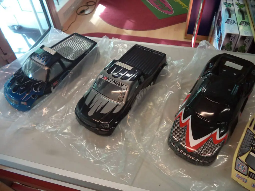 REELY Bodys 3stück 1:10 neu