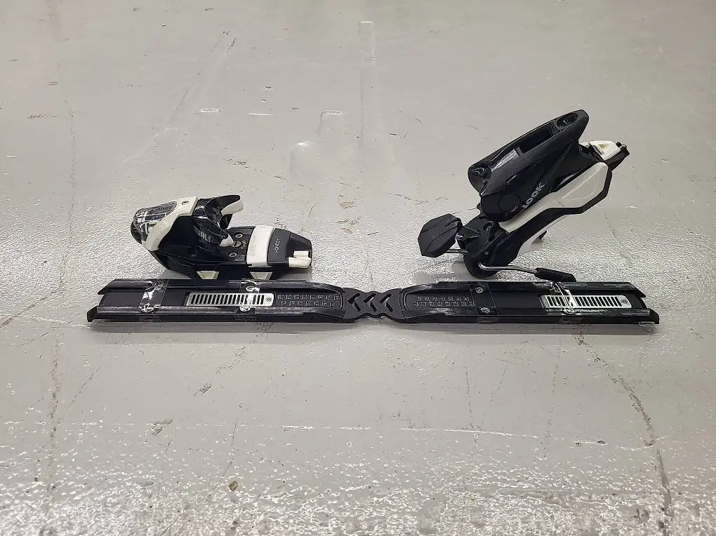 36 Paar Rental Skibindungen plus Montage-Bohrlehre