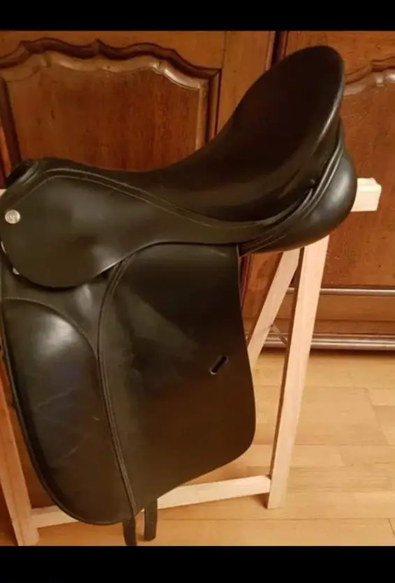 Dressursattel, Schumacher, Perfect Profi zu verkaufen