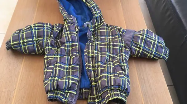 Winterjacke mit Kapuze Grösse 74