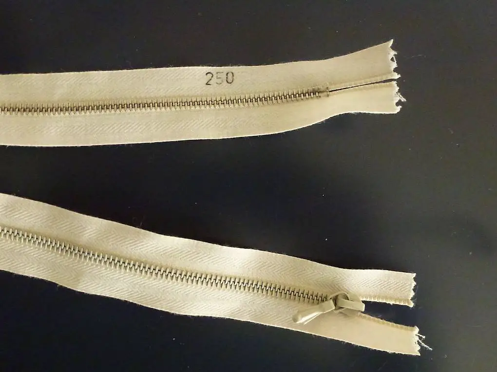 Reissverschluss 2,50 m Beige