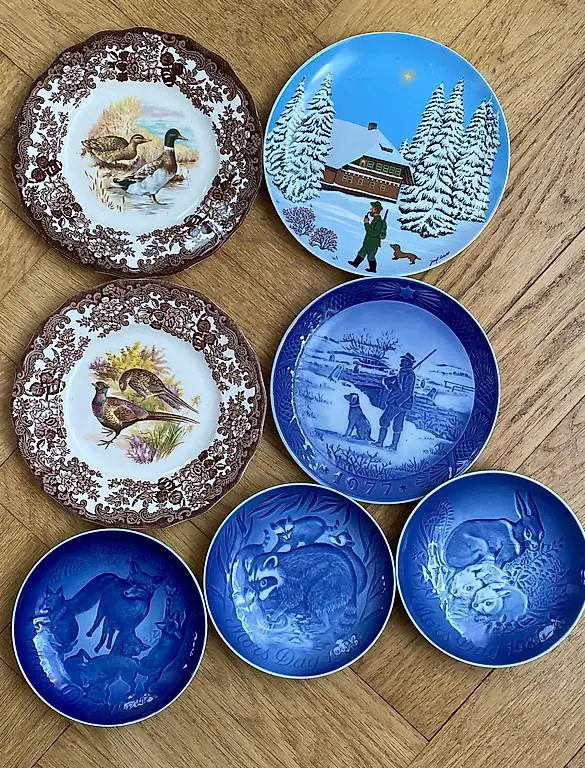 Teller mit Jägermotive
