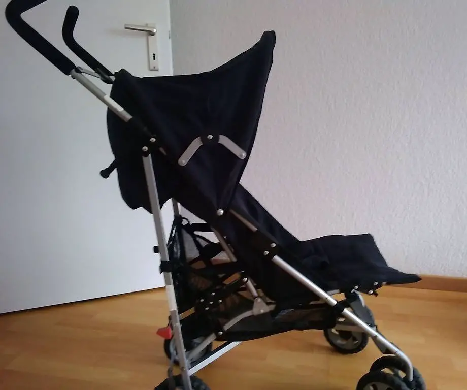 Buggy Chicco mit Sonnendach, Kinderwagen u. Stubenwagen
