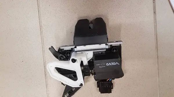 Heckklappenschloss Volvo V70 XC70 2001-07