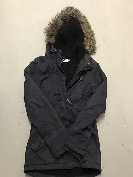 Winterjacke mit Kaputze, dunkelblau Grösse 34 / XS