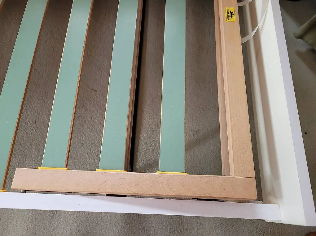 Hasena Bett mit Lattenrost 2 x verfügbar