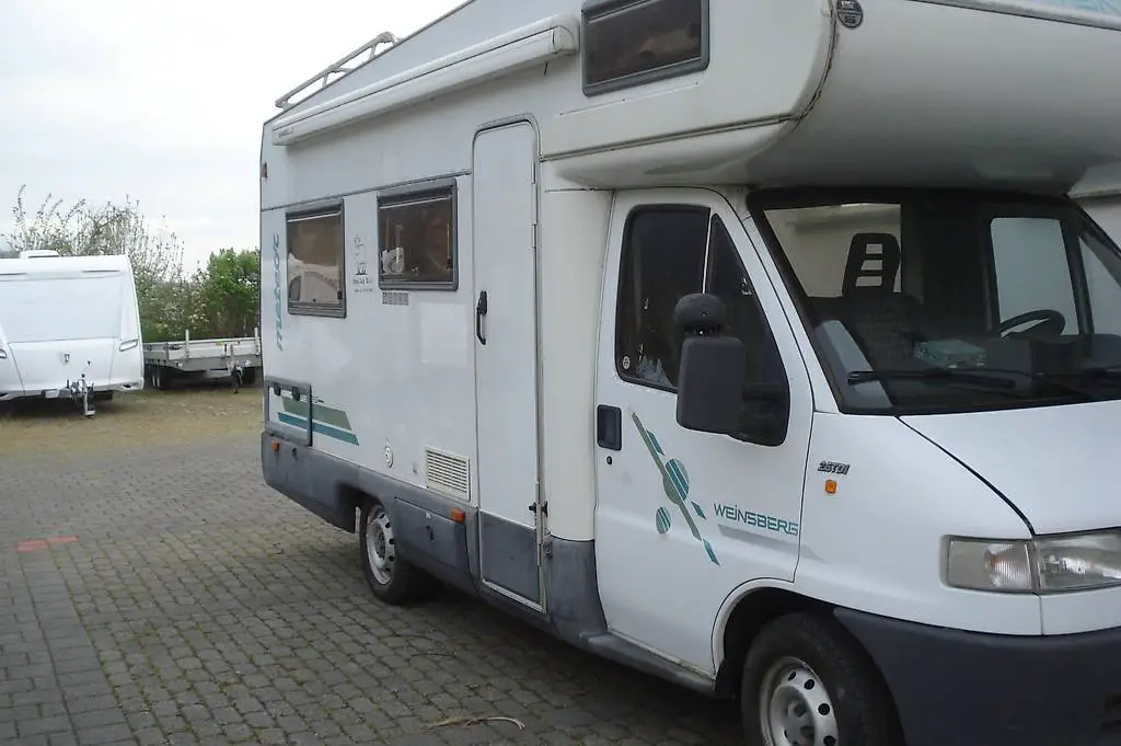Fiat Ducato 230/14 innen Wasserdicht und Sauber