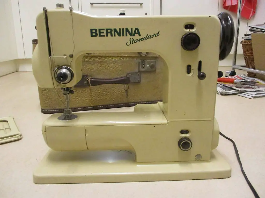 Nähmaschine Bernina Standard 50er-Jahre Vintage-Modell RAR