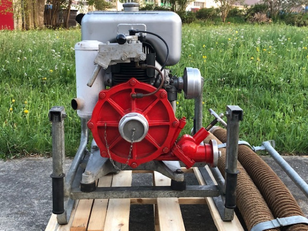 Motorspritze MAG Typ 1-7/250 von Feuerwehr Typ 1