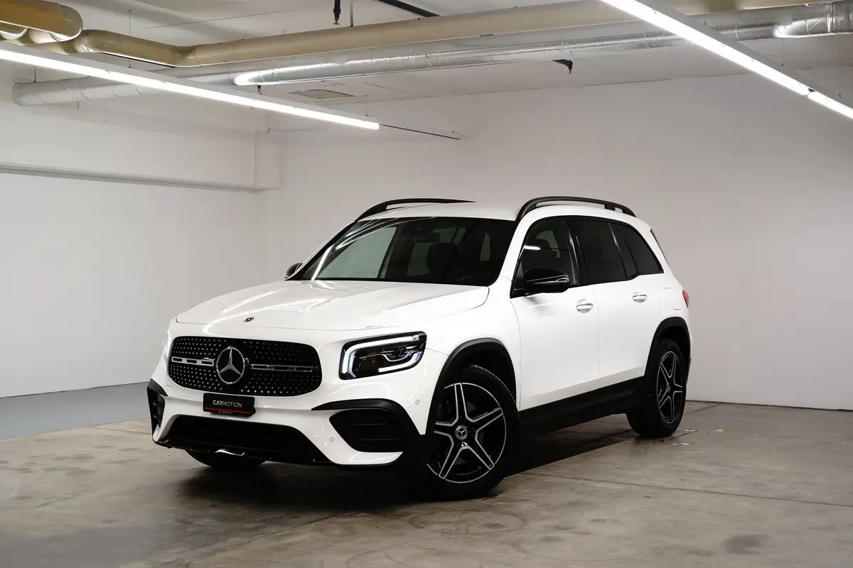 mercedes-benz glb 220 d amg line 4matic