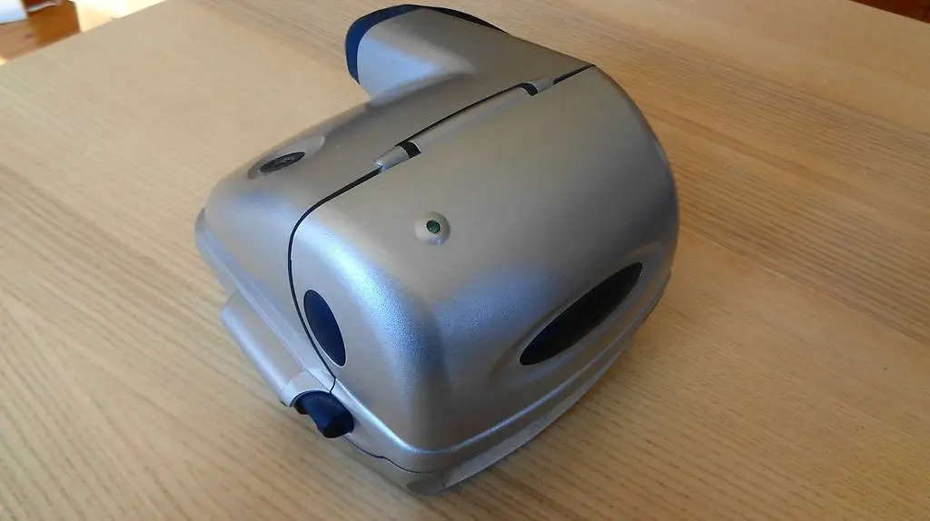 Polaroid Sofortbildkamera / Silberfarbig