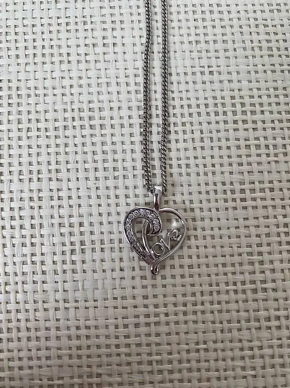 Kette mit Herzanhänger