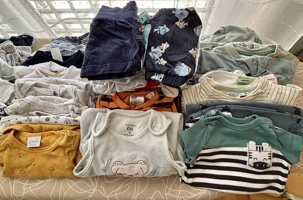 Babyartikel & Kleidung zu verschenken