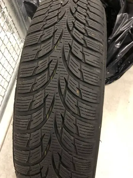 Pneumatico Nokian 185/60R15