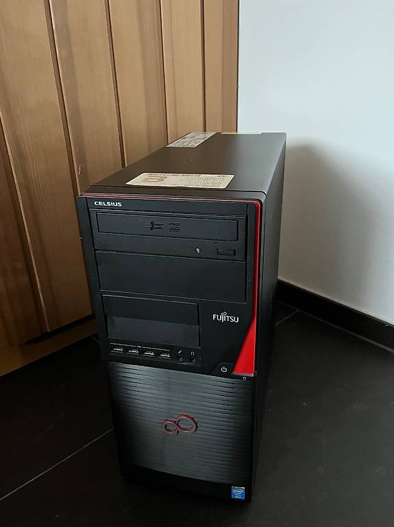 Fujitsu PC mit Win10 Pro Intel Xeon 16GB, GeForce GT1030