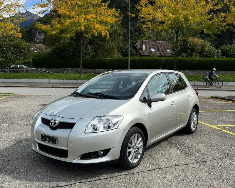toyota auris
