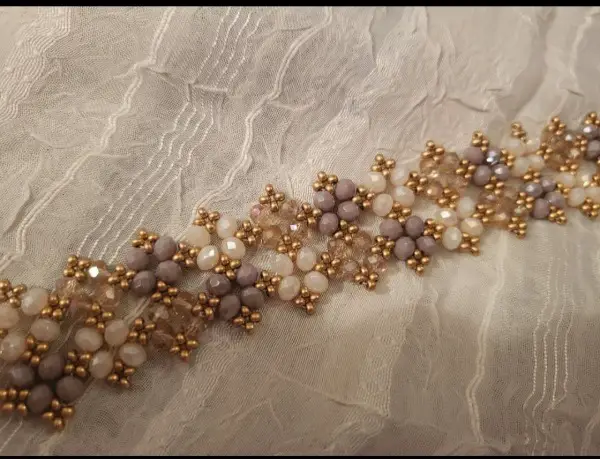 Handgemachte armkette aus glasperlen