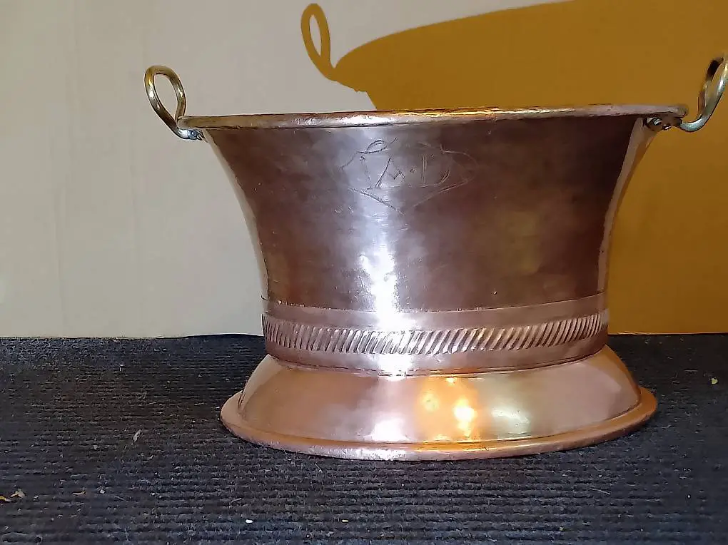 Kupfergefäss alt revidiert (Kupferkessel)