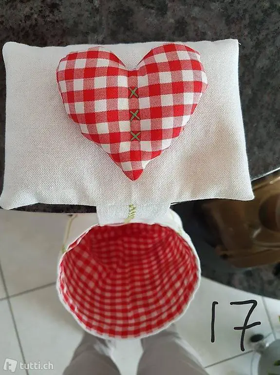 Sehr spezieller Fadenfänger mit Nadelkissen