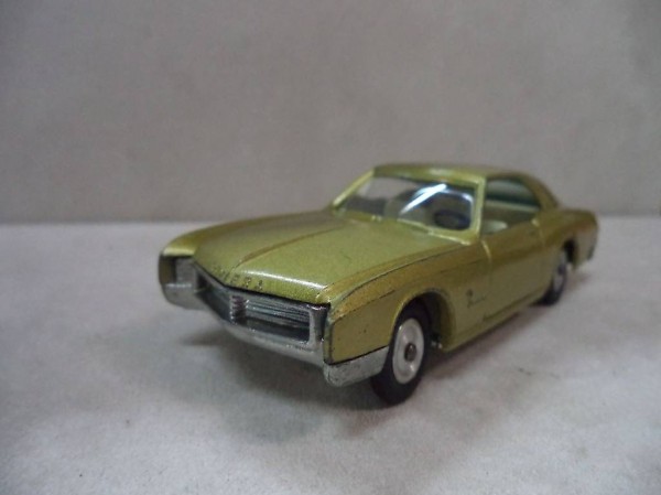 Buick Rivera N°8108 Made in Israel 1:43