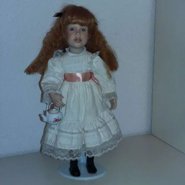 Porzellan Stehpuppe mit rotem Haar 37 cm