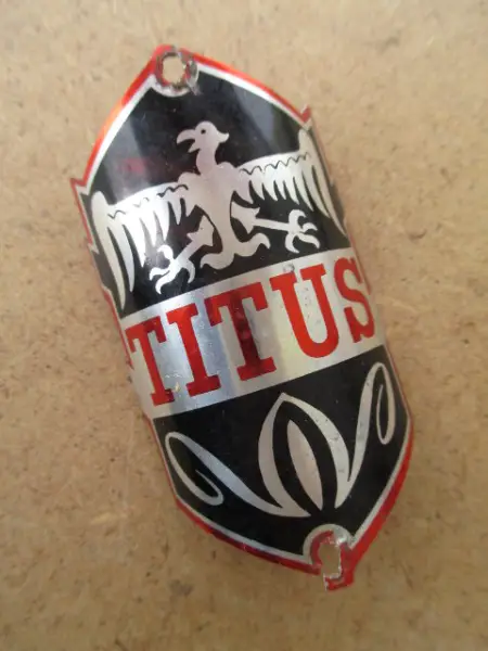 Titus Velo Steuerkopf CH Schild Emblem