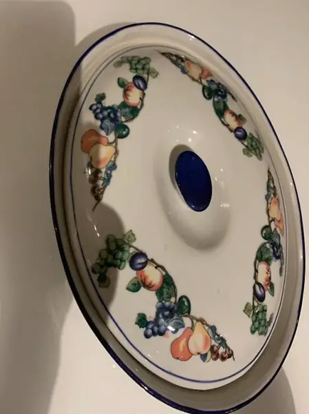 Contenitore con coperchio