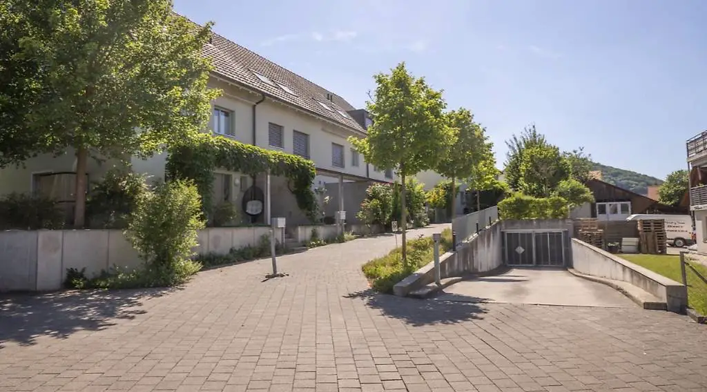 6.5 Zimmer-Haus mit 2 Tiefgaragenplätze unschlagbarem Zins