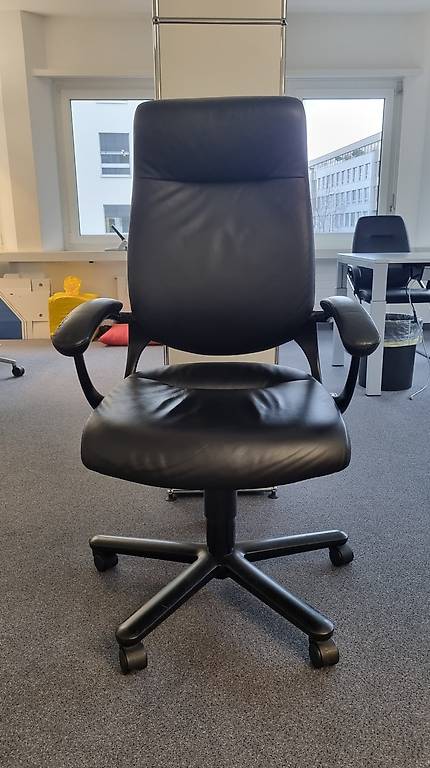 Girsberger Bürodrehstuhl Leder