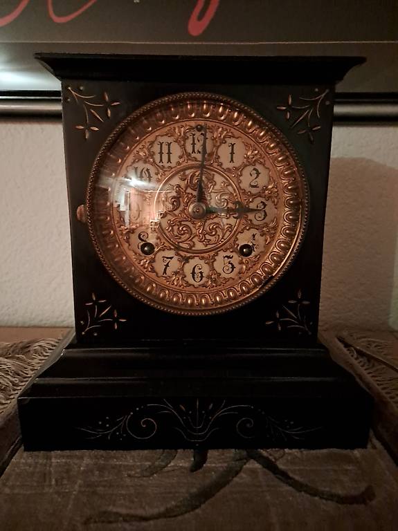 Ansonia Pendeluhr aus New York, mindestens 100 Jahre alt